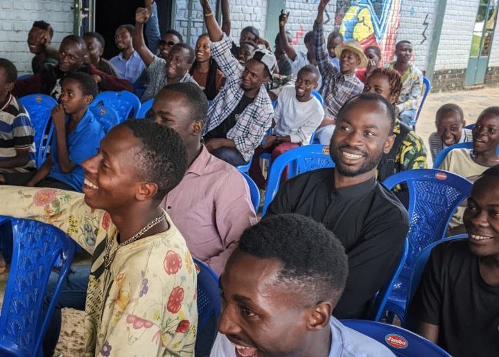 Kicheke Show, le spectacle d’humour mise sur scène par Ecod’hum à l’Espace Culturel Kwetu Art